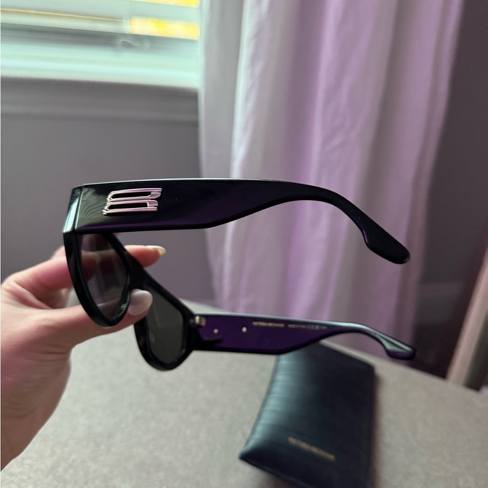 Victoria Beckham Black Rectangular Logo Sunglasses - image 3